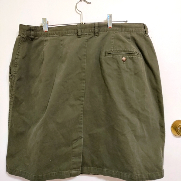 Denver Hayes three-pocket casual skirt; Green. Size 18. - Picture 2 of 3
